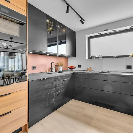 The Mountain View Apartment *