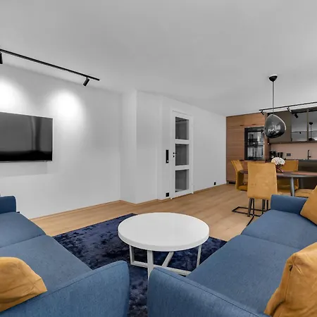 The Mountain View Apartment *